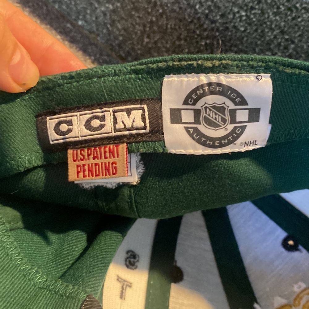 Dallas Stars hat - Picture 6 of 7